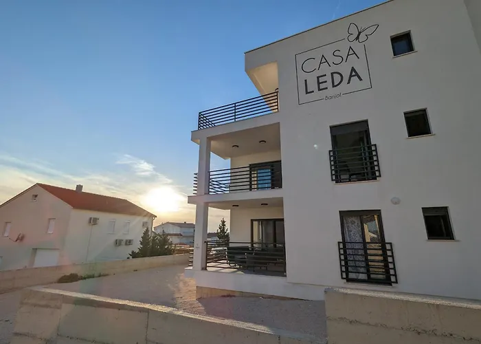 Casa Leda Banjol