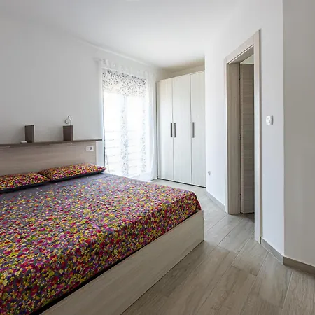 Casa Leda Banjol Apartment Barbat na Rabu Exterior photo